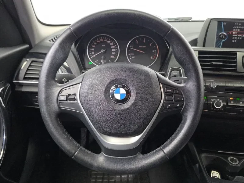 BMW 118 Urban Pack 1 5-Door, снимка 15 - Автомобили и джипове - 54960514