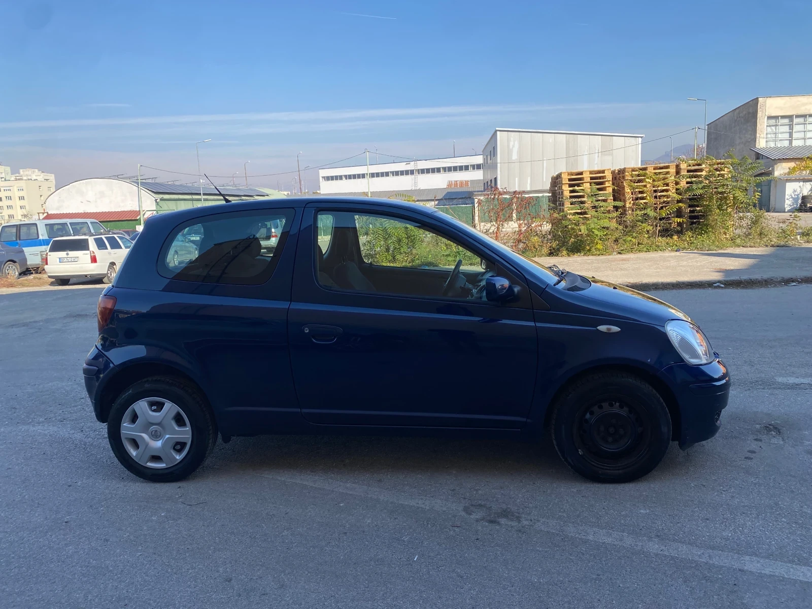 Toyota Yaris 1.3 - изображение 4