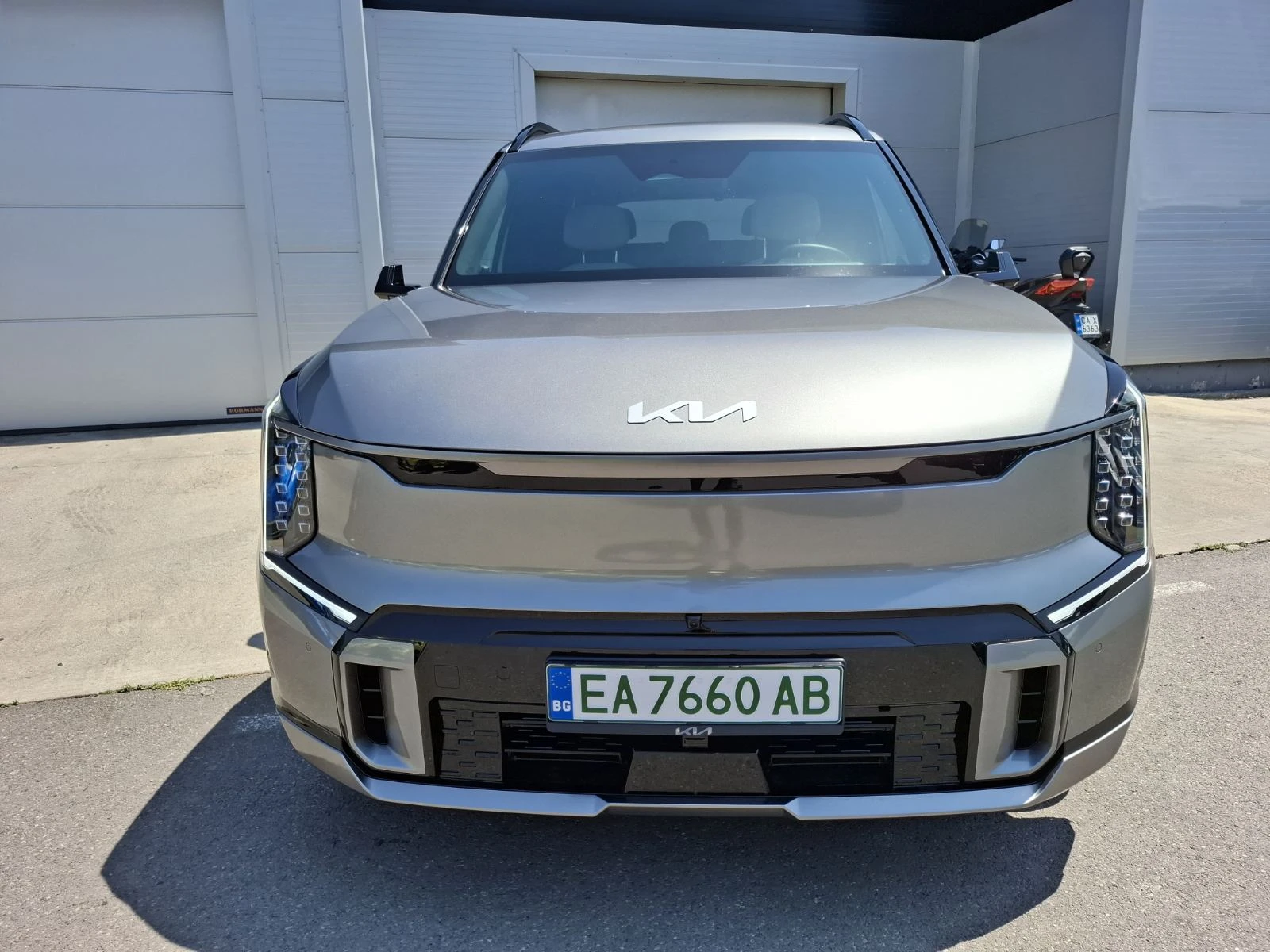 Kia EV9 283 kw AWD GT Line - изображение 2
