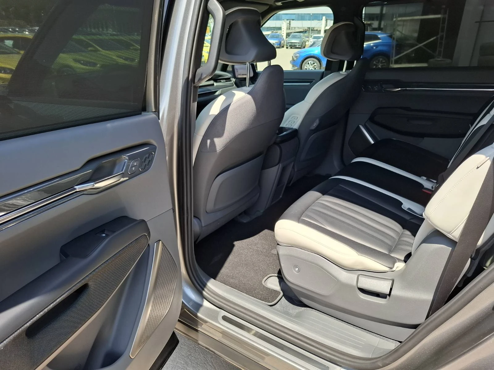 Kia EV9 283 kw AWD GT Line - изображение 7