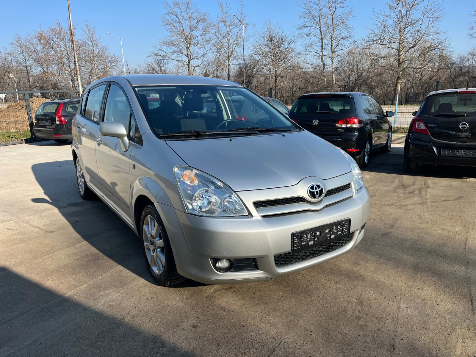 Toyota Corolla verso 1.6 , снимка 3 - Автомобили и джипове - 53743976