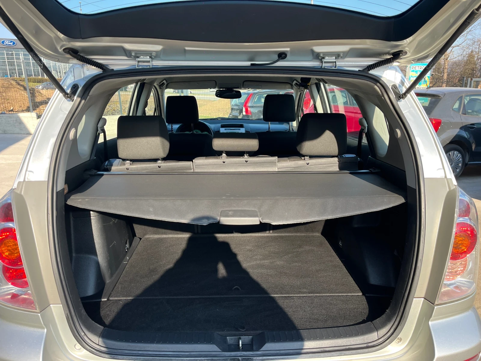 Toyota Corolla verso 1.6 , снимка 8 - Автомобили и джипове - 53743976