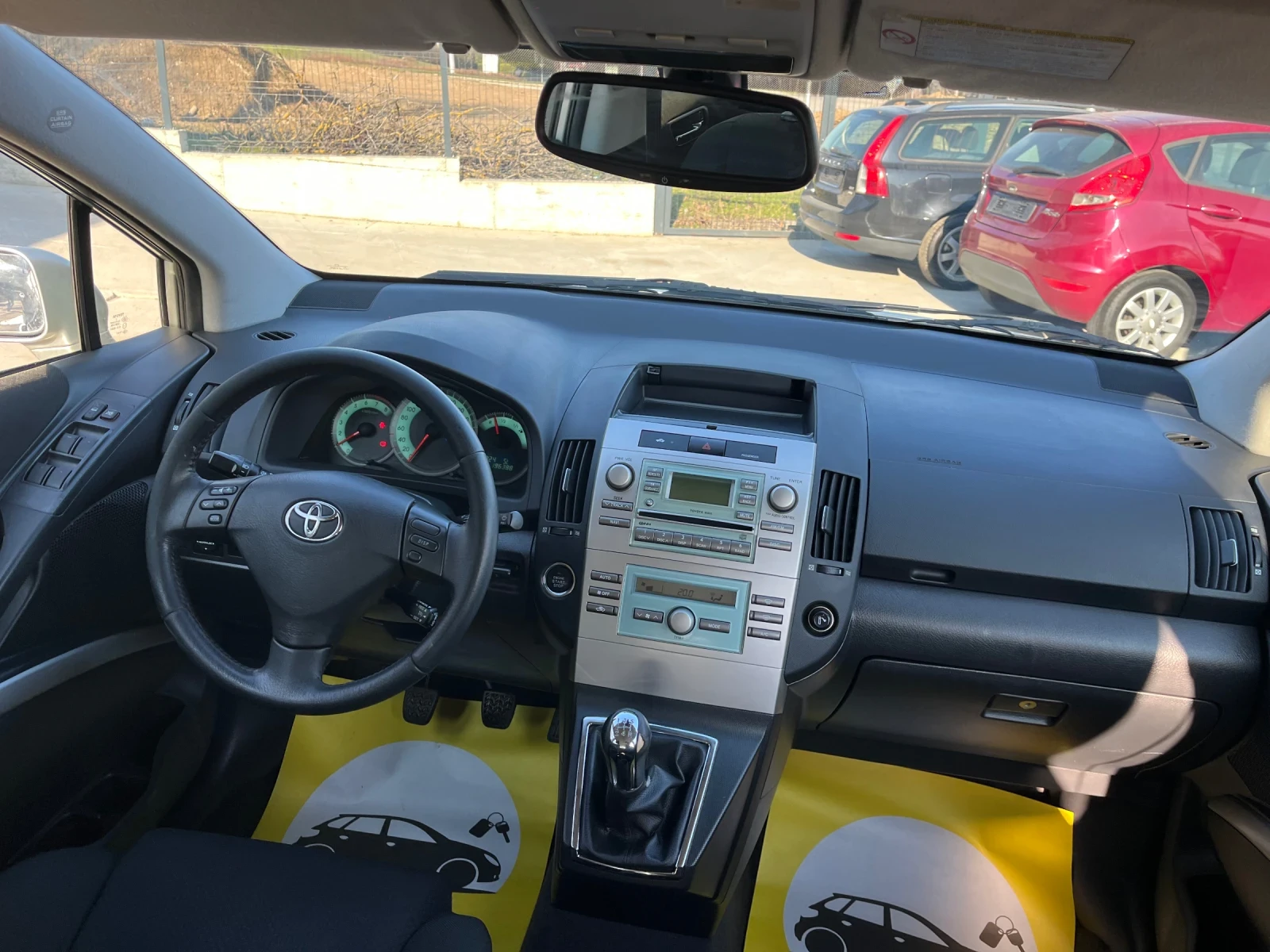 Toyota Corolla verso 1.6 , снимка 10 - Автомобили и джипове - 53743976