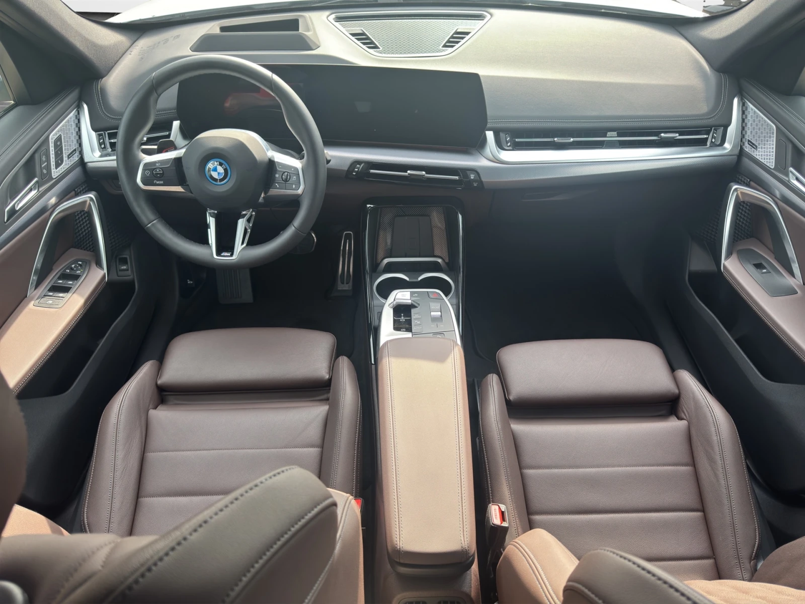 BMW iX1 xDrive30, снимка 7 - Автомобили и джипове - 53792329