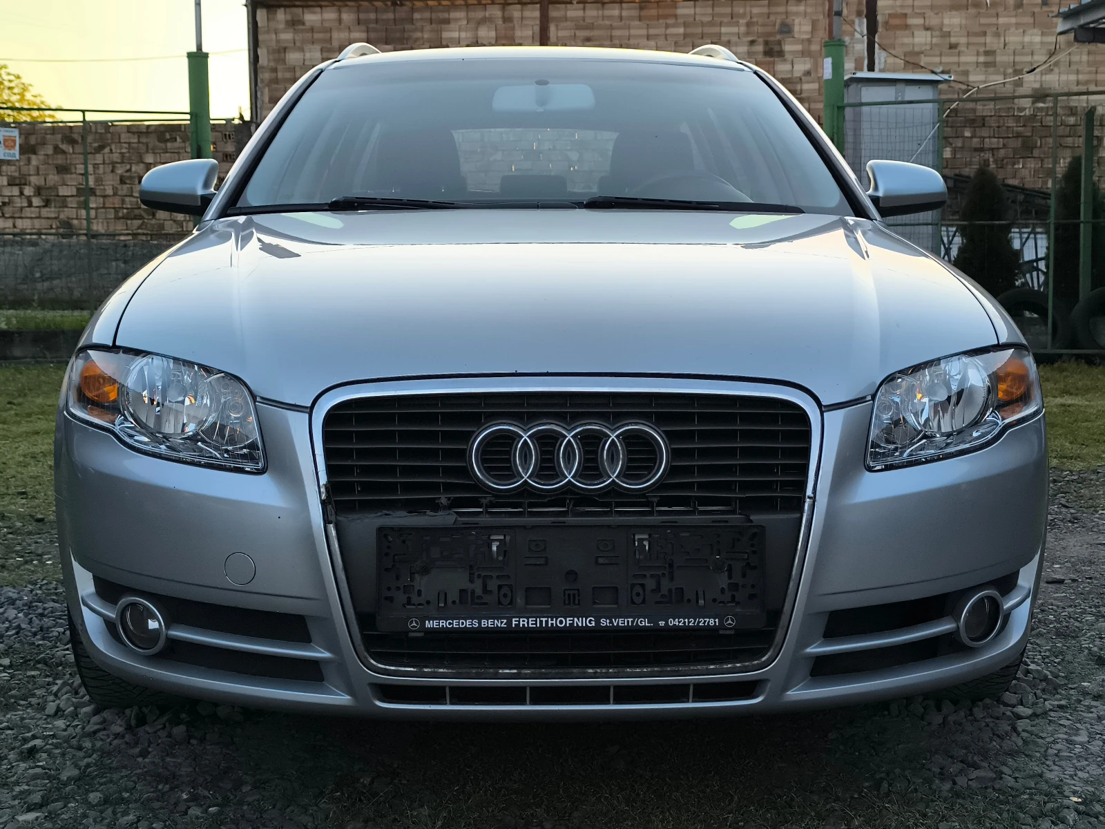 Audi A4 -1.9TDI-116кс-КЛИМАТРОНИК-НАВИГАЦИЯ-