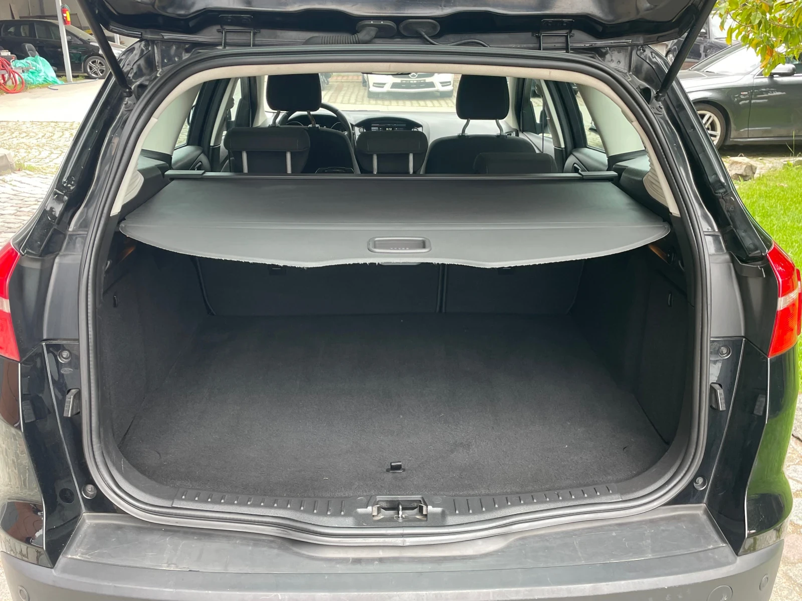 Ford Focus 1.5tdci SW Bussiness, снимка 12 - Автомобили и джипове - 54463598