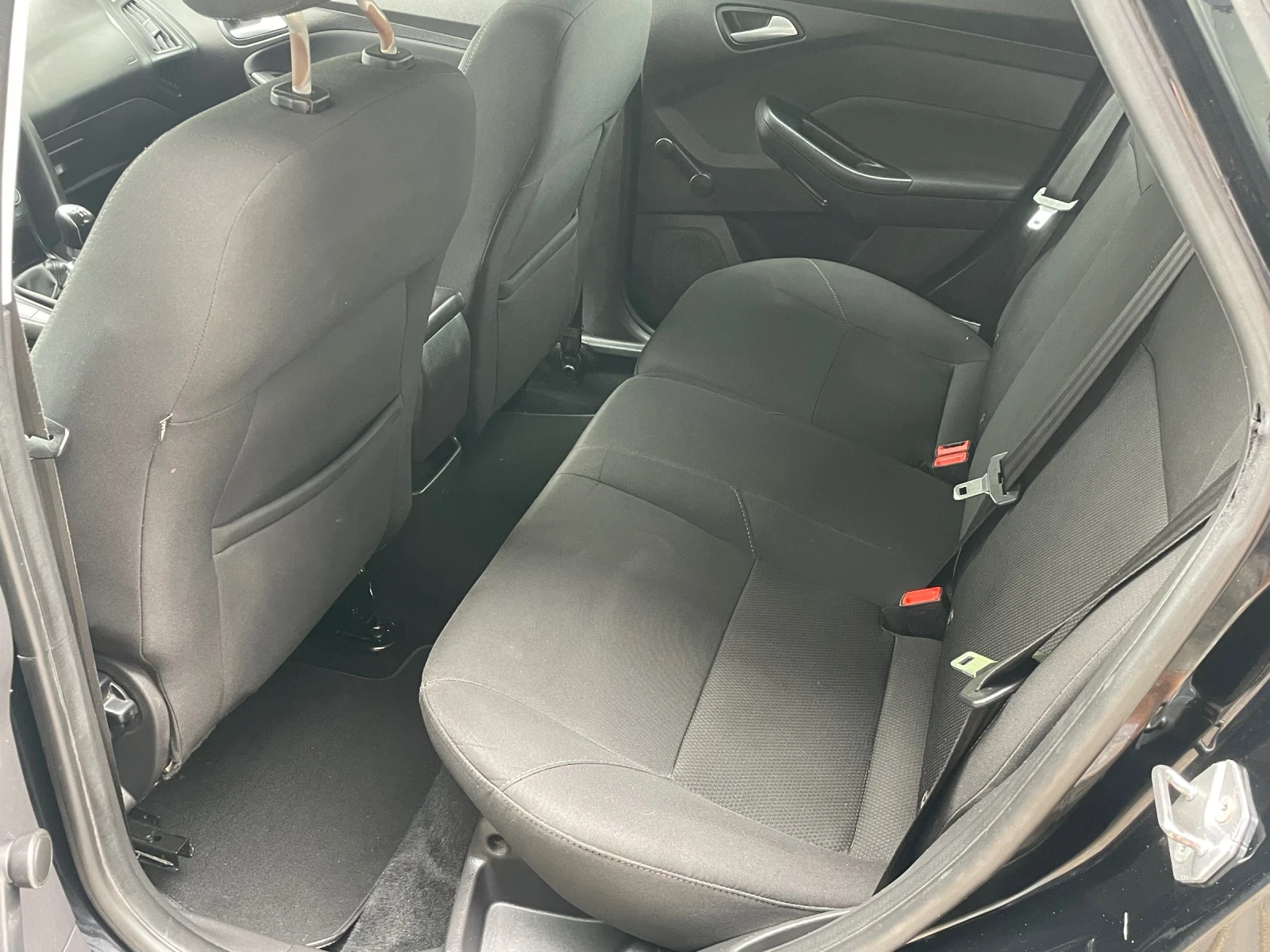 Ford Focus 1.5tdci SW Bussiness, снимка 11 - Автомобили и джипове - 54463598