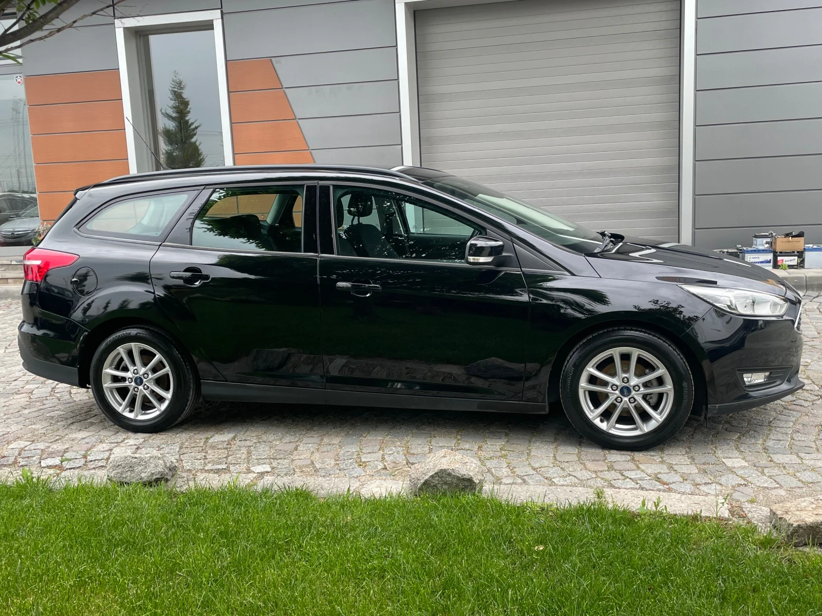 Ford Focus 1.5tdci SW Bussiness, снимка 4 - Автомобили и джипове - 54463598