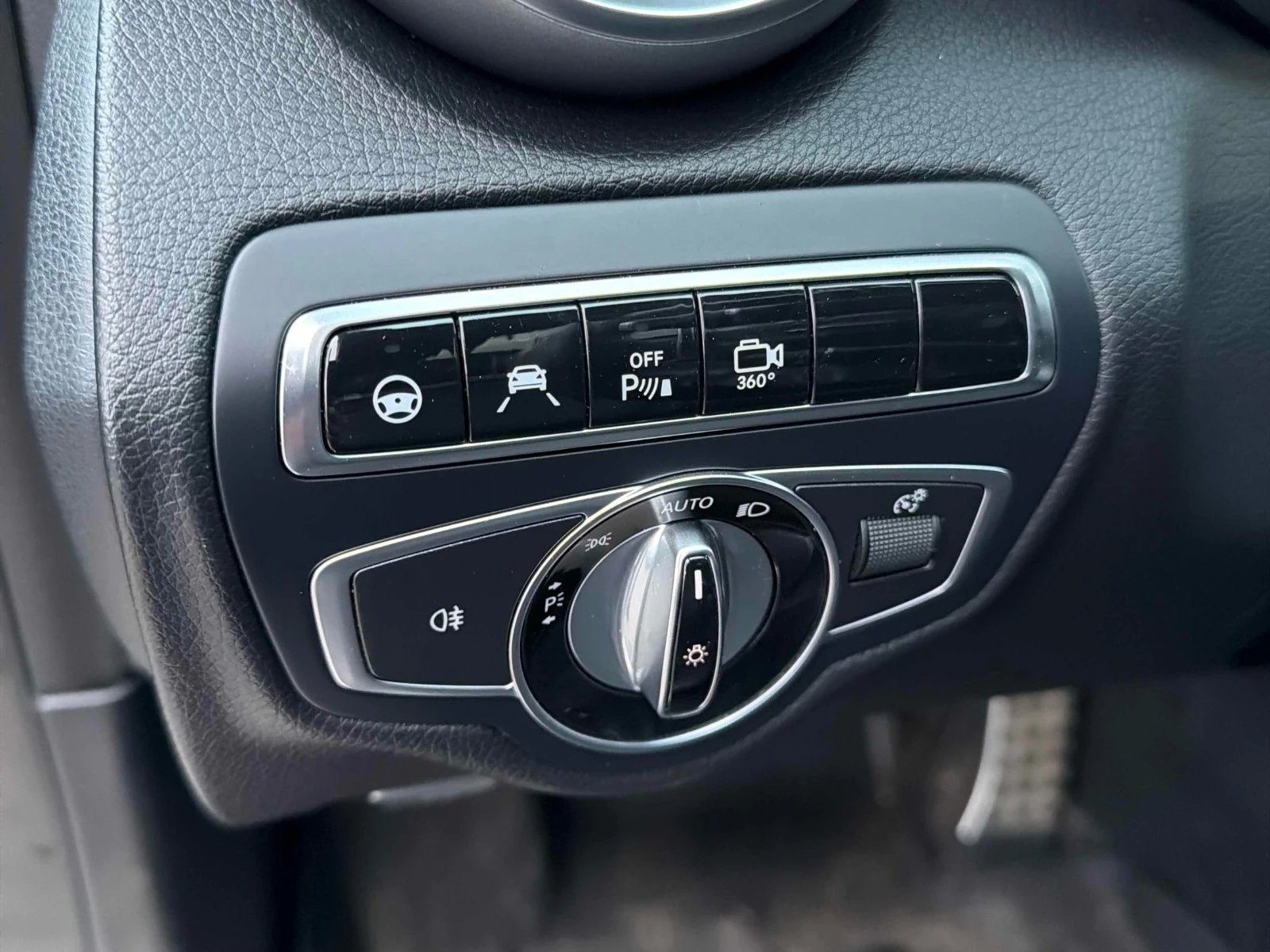 Mercedes-Benz C 43 AMG BURMESTER* PANO* СЛ.ЛЕНТИ* KEYLESS, снимка 11 - Автомобили и джипове - 54557998