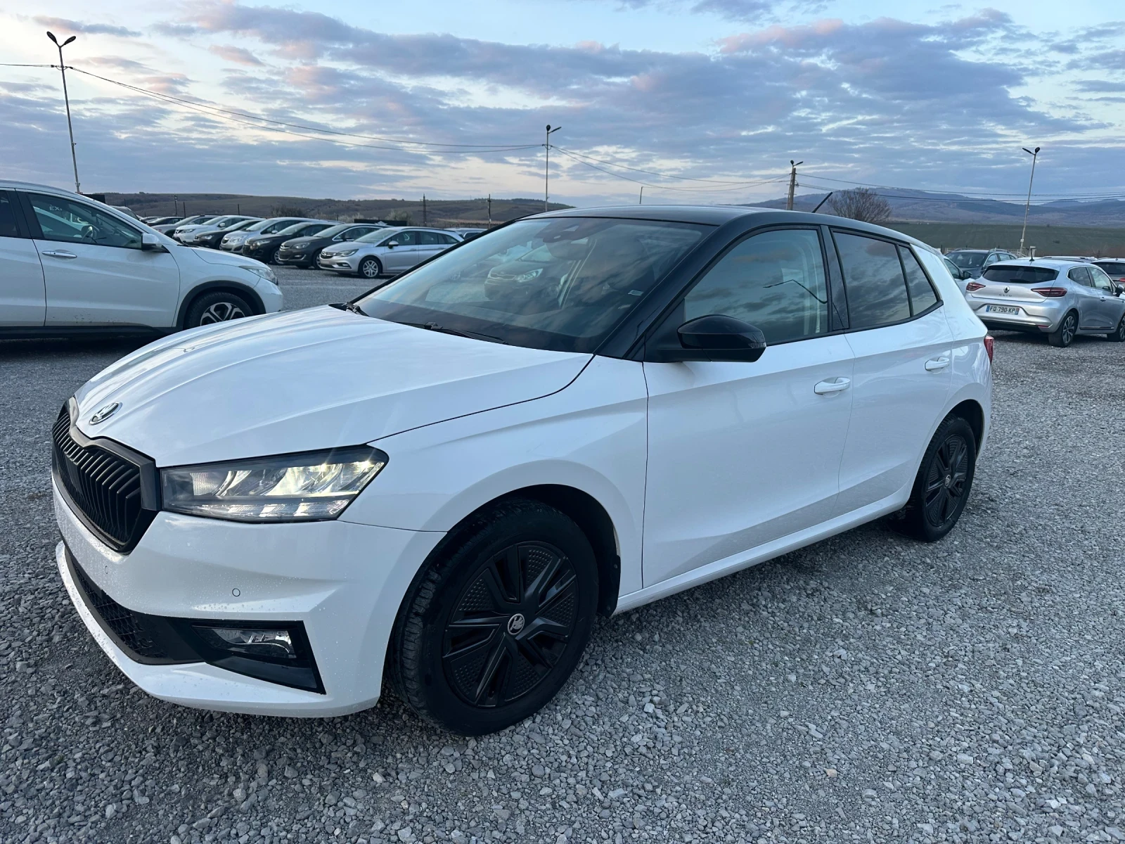 Skoda Fabia 2021/12M 1.0i 82HP EVRO6* 61000km* FULL LED MATRIX, снимка 2 - Автомобили и джипове - 54618995