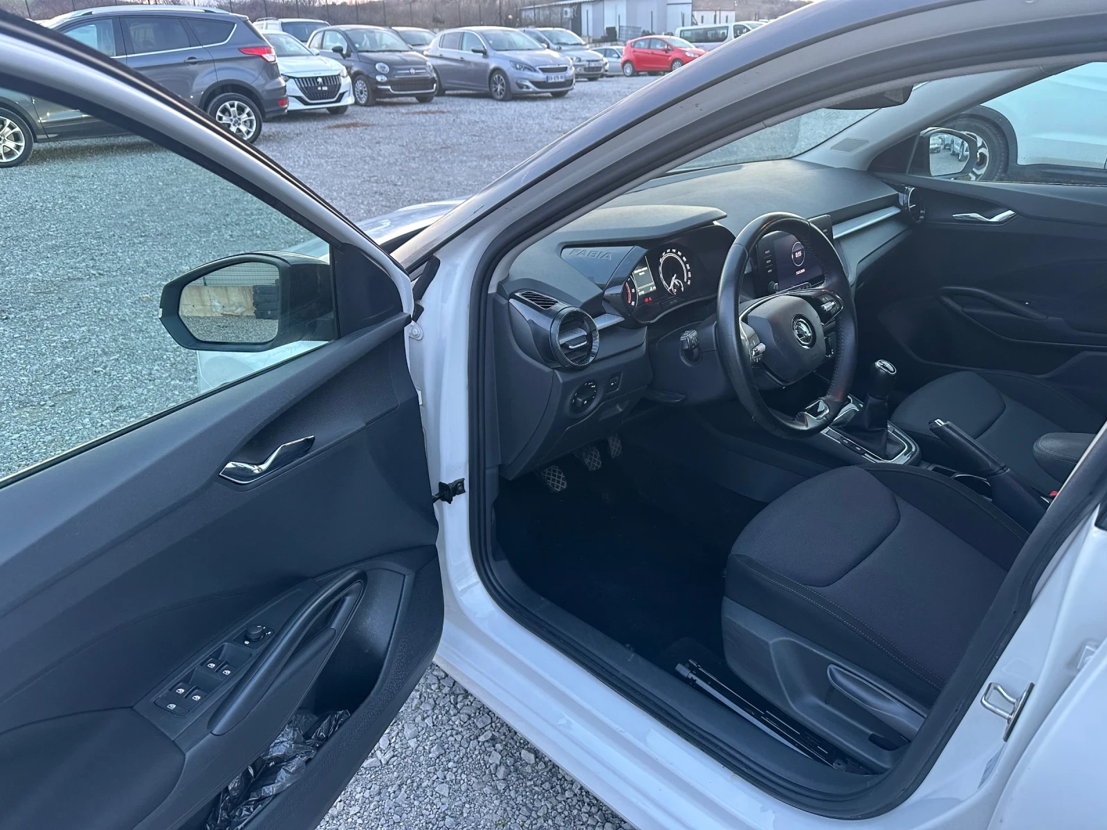 Skoda Fabia 2021/12M 1.0i 82HP EVRO6* 61000km* FULL LED MATRIX, снимка 11 - Автомобили и джипове - 54618995
