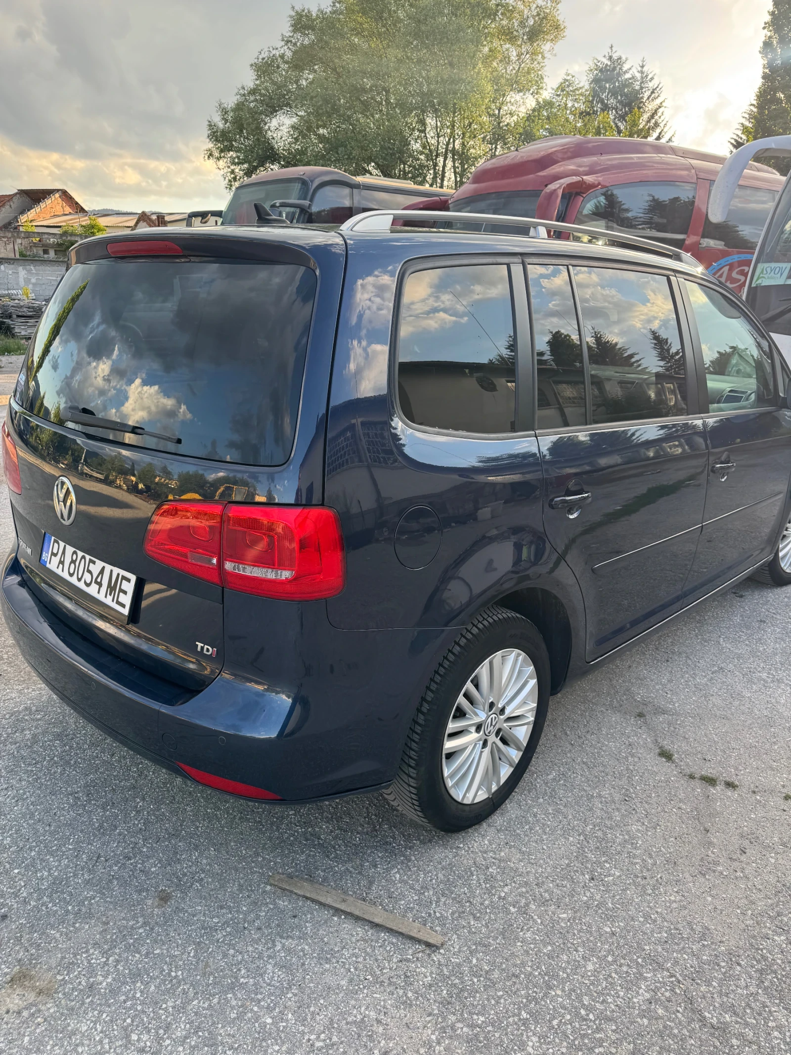 VW Touran, снимка 3 - Автомобили и джипове - 54962936