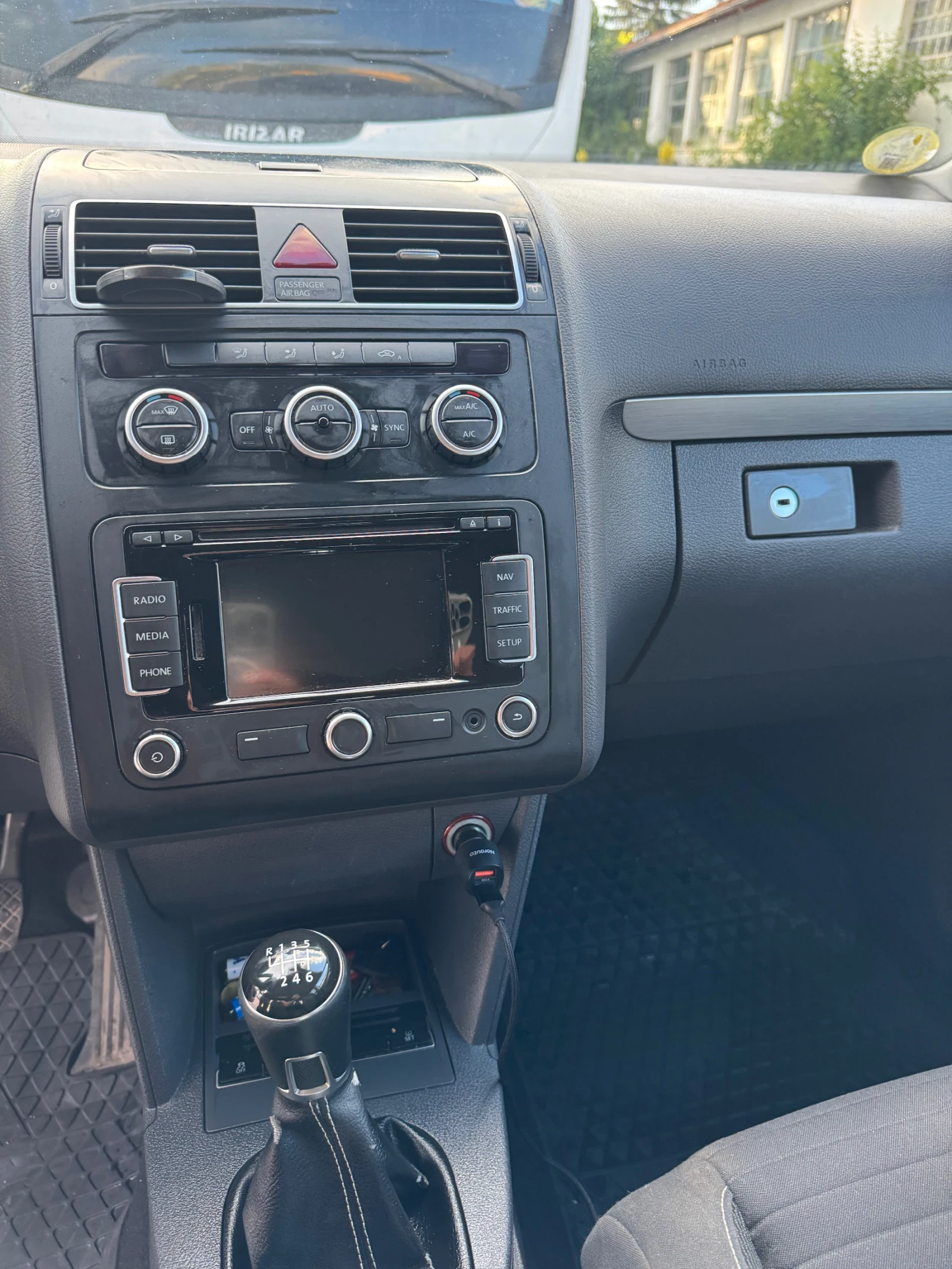 VW Touran, снимка 12 - Автомобили и джипове - 54962936