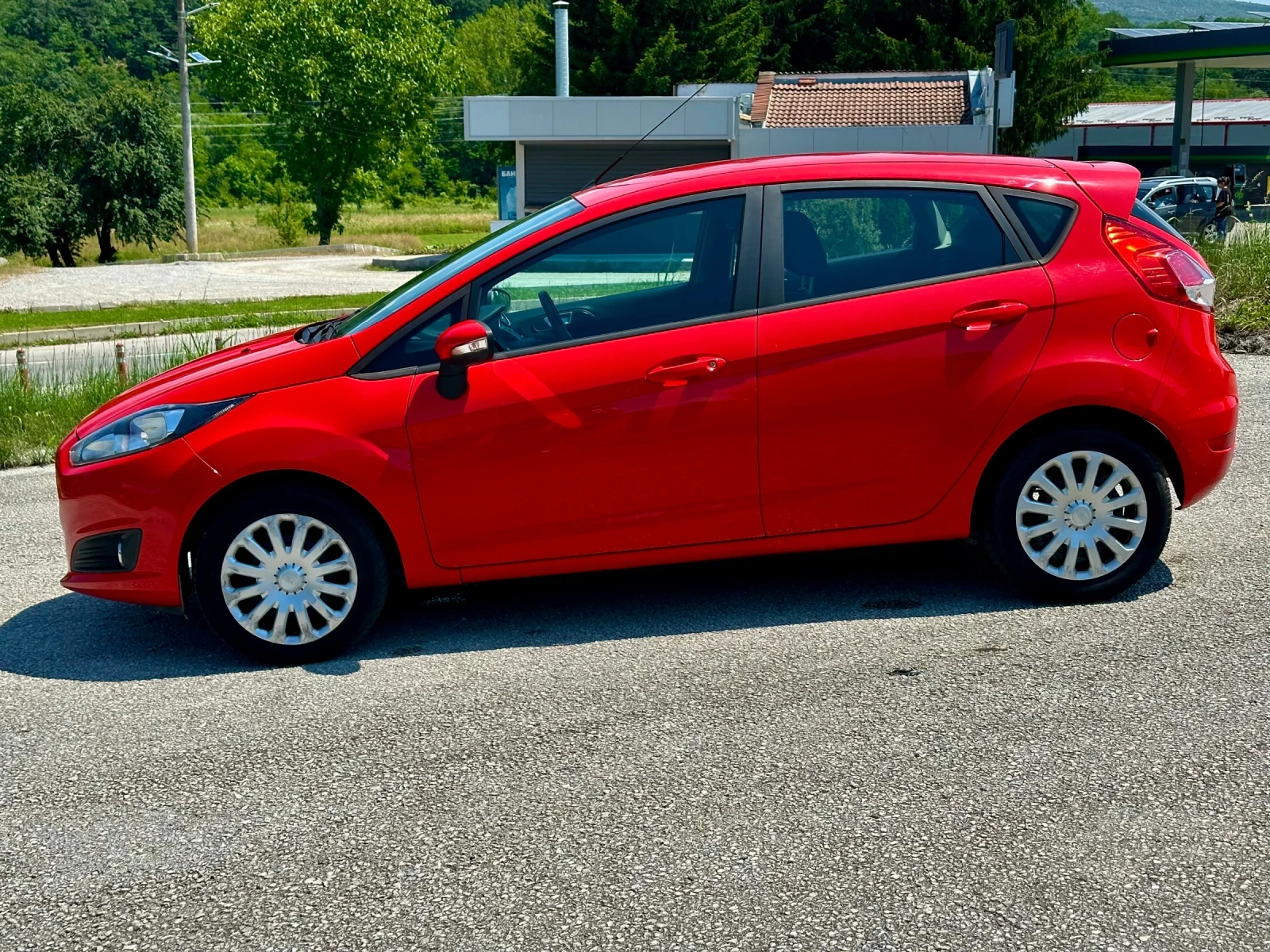 Ford Fiesta 1.4i  2017г ФАБРИЧНА ГАЗ, снимка 3 - Автомобили и джипове - 54986758
