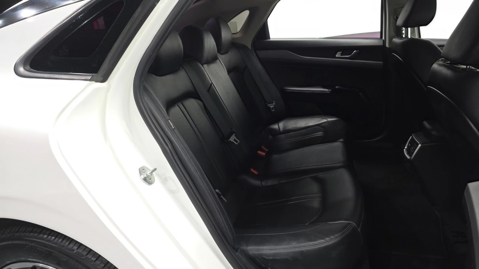 Kia K5 2.0 Trendy | Distronic | Навигация | LED Фарове, снимка 14 - Автомобили и джипове - 55276470