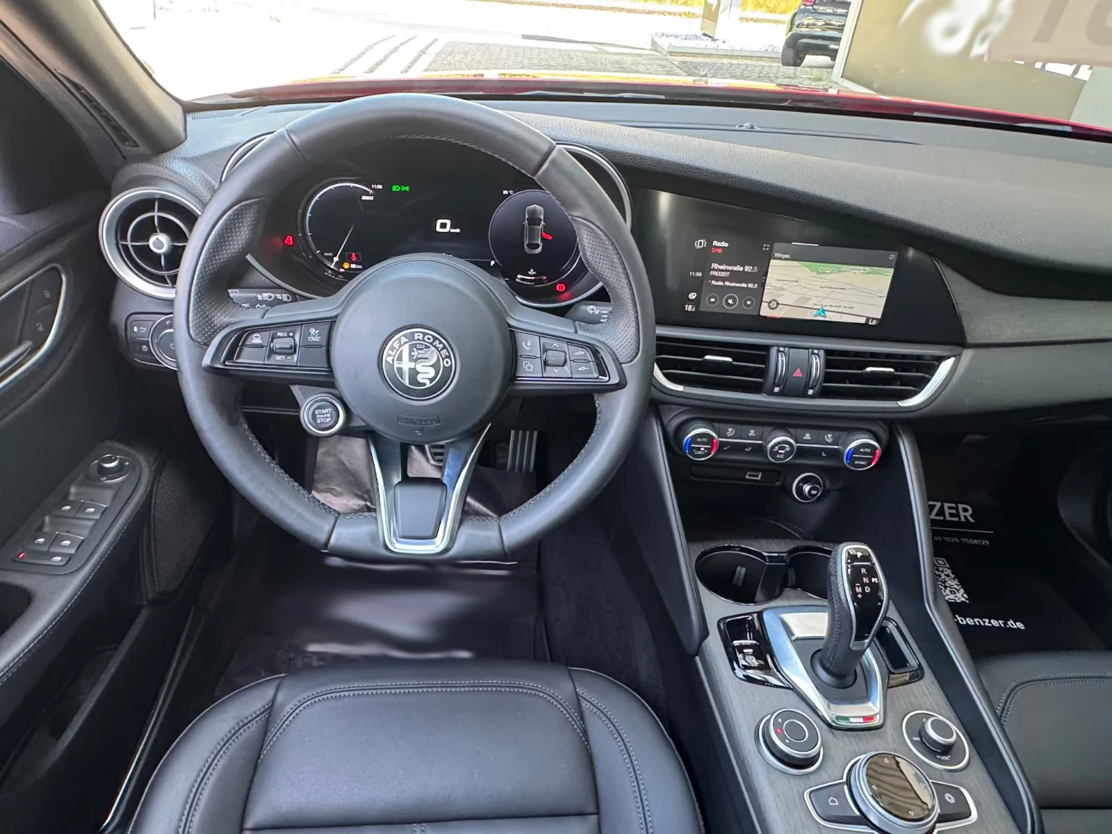 Alfa Romeo Giulia Ti Q4/280HP/CAM/MEMO/ACC/DIGI/NAVI/LED/545q, снимка 8 - Автомобили и джипове - 55474315
