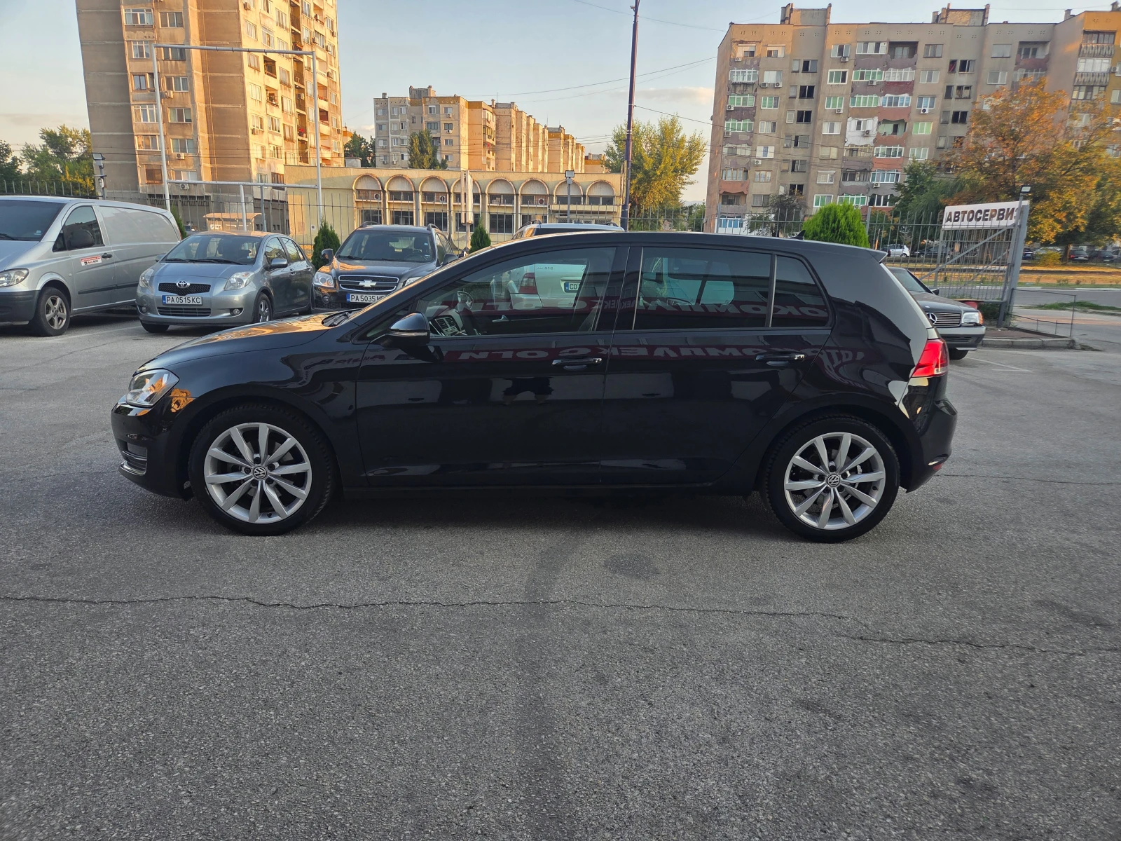 VW Golf VII 1.6 TDI/Executive/BlueMotion/AT/Navi , снимка 2 - Автомобили и джипове - 55532420