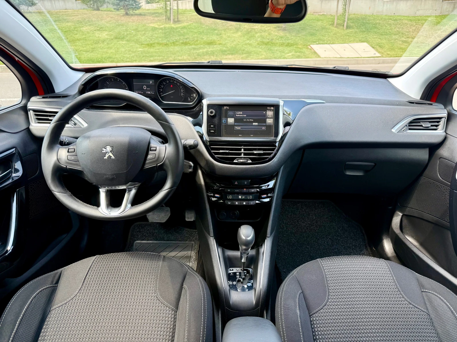 Peugeot 208 1.2 PURE TECH АВТОМАТ/НАВИ/КАМЕРА, снимка 12 - Автомобили и джипове - 55580565