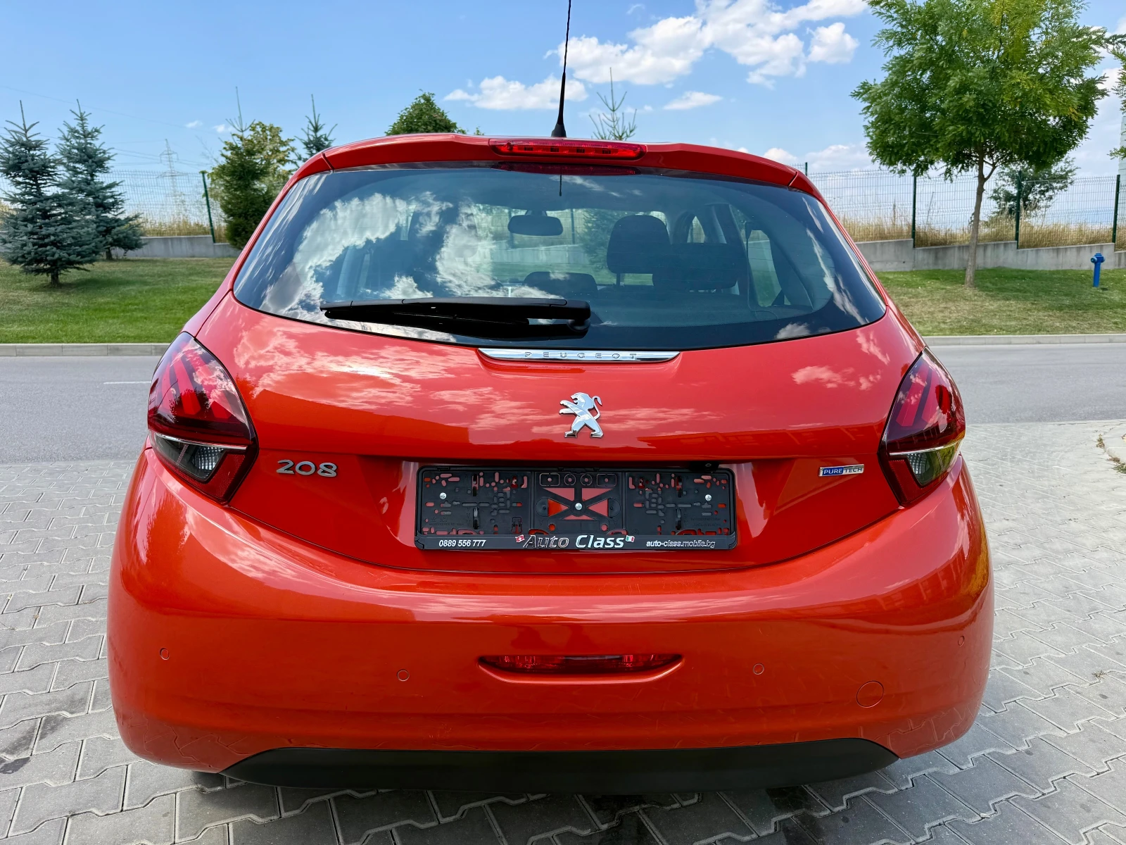 Peugeot 208 1.2 PURE TECH АВТОМАТ/НАВИ/КАМЕРА, снимка 5 - Автомобили и джипове - 55580565