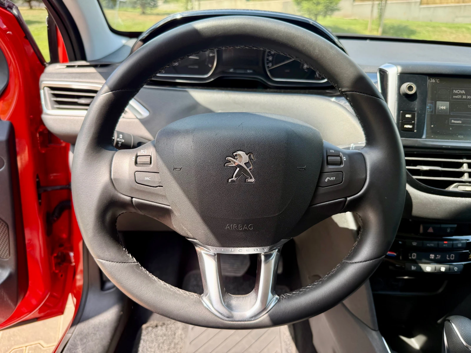Peugeot 208 1.2 PURE TECH АВТОМАТ/НАВИ/КАМЕРА, снимка 13 - Автомобили и джипове - 55580565
