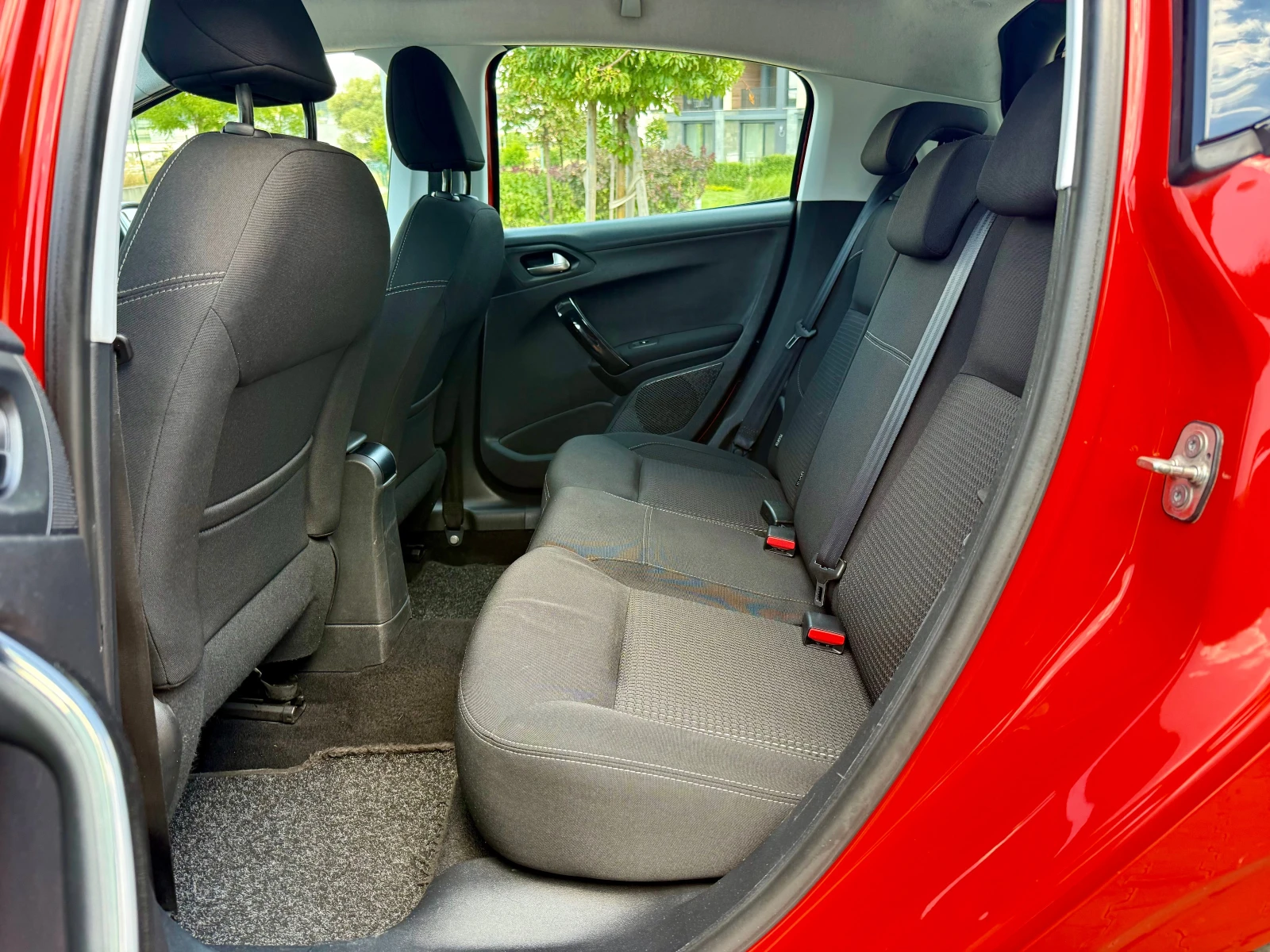 Peugeot 208 1.2 PURE TECH АВТОМАТ/НАВИ/КАМЕРА, снимка 8 - Автомобили и джипове - 55580565