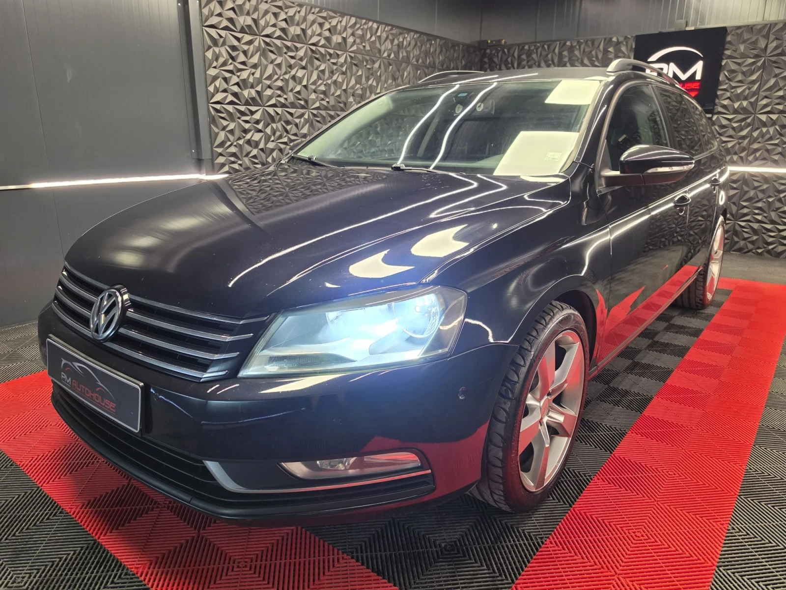 VW Passat 2.0TDI* PARK ASSIST* CARPLAY* DSG* CAMERA* ПОДГРЕВ, снимка 2 - Автомобили и джипове - 55938609