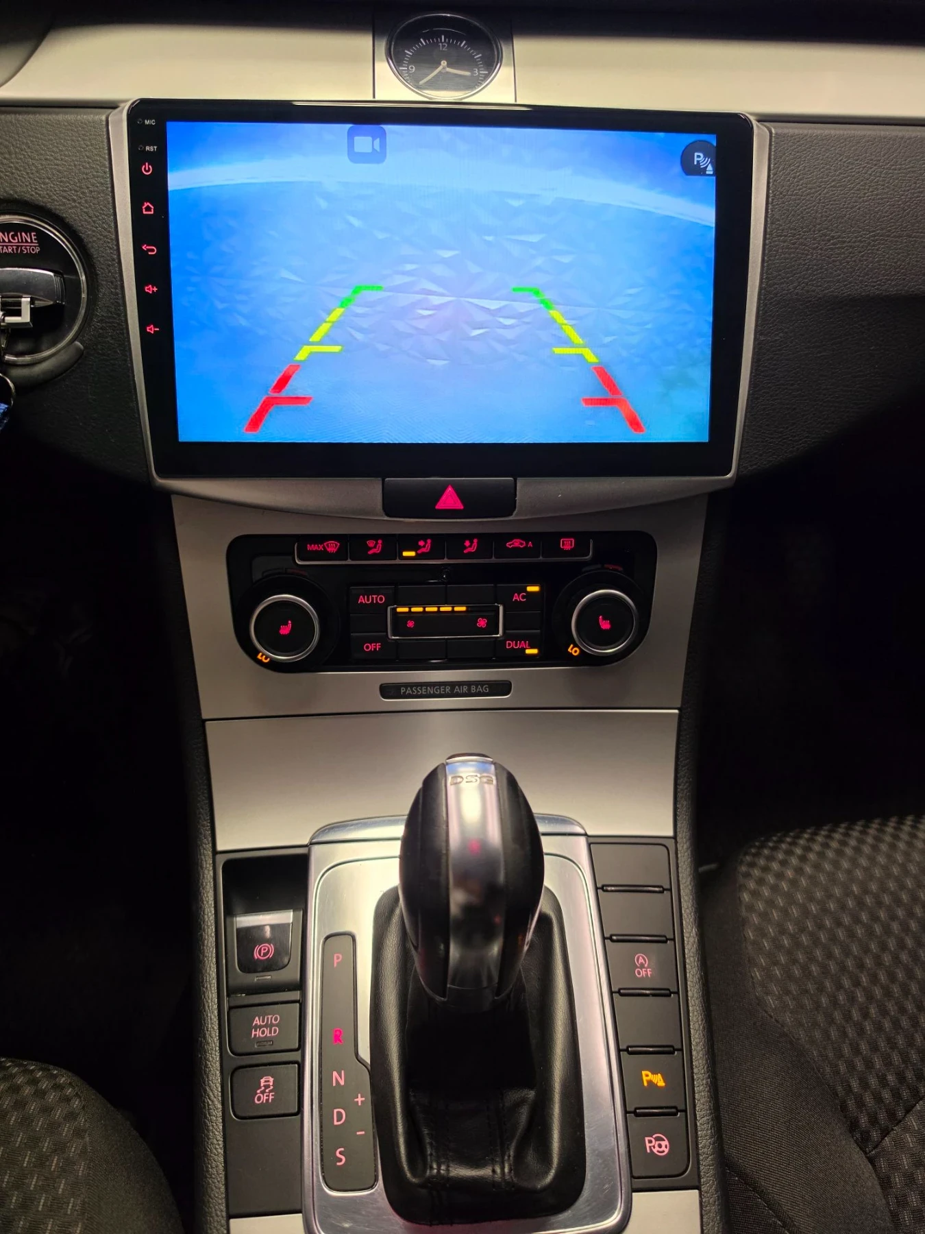 VW Passat 2.0TDI* PARK ASSIST* CARPLAY* DSG* CAMERA* ПОДГРЕВ, снимка 11 - Автомобили и джипове - 55938609
