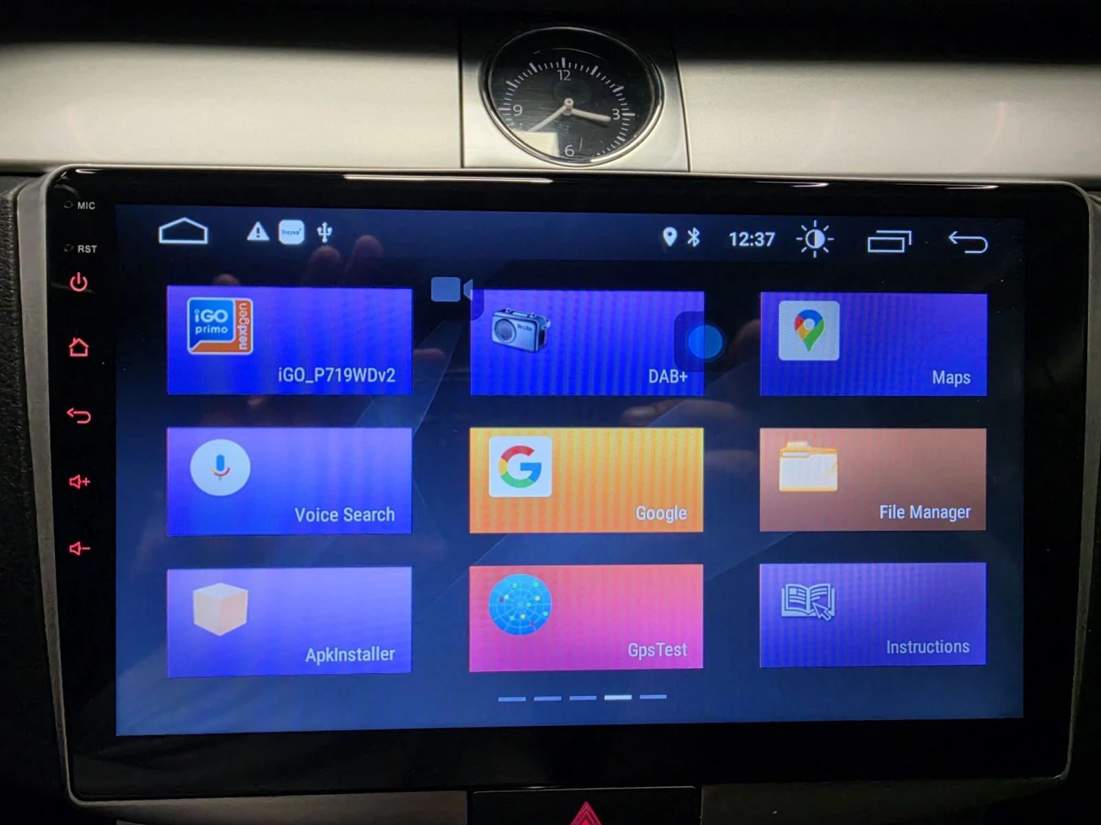 VW Passat 2.0TDI* PARK ASSIST* CARPLAY* DSG* CAMERA* ПОДГРЕВ, снимка 13 - Автомобили и джипове - 55938609