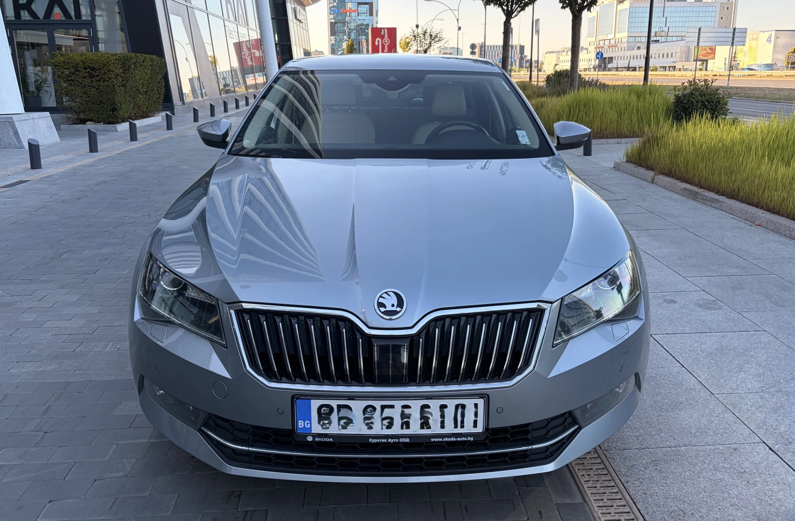 Skoda Superb Laurin & Klement (L&K), снимка 2 - Автомобили и джипове - 55985820