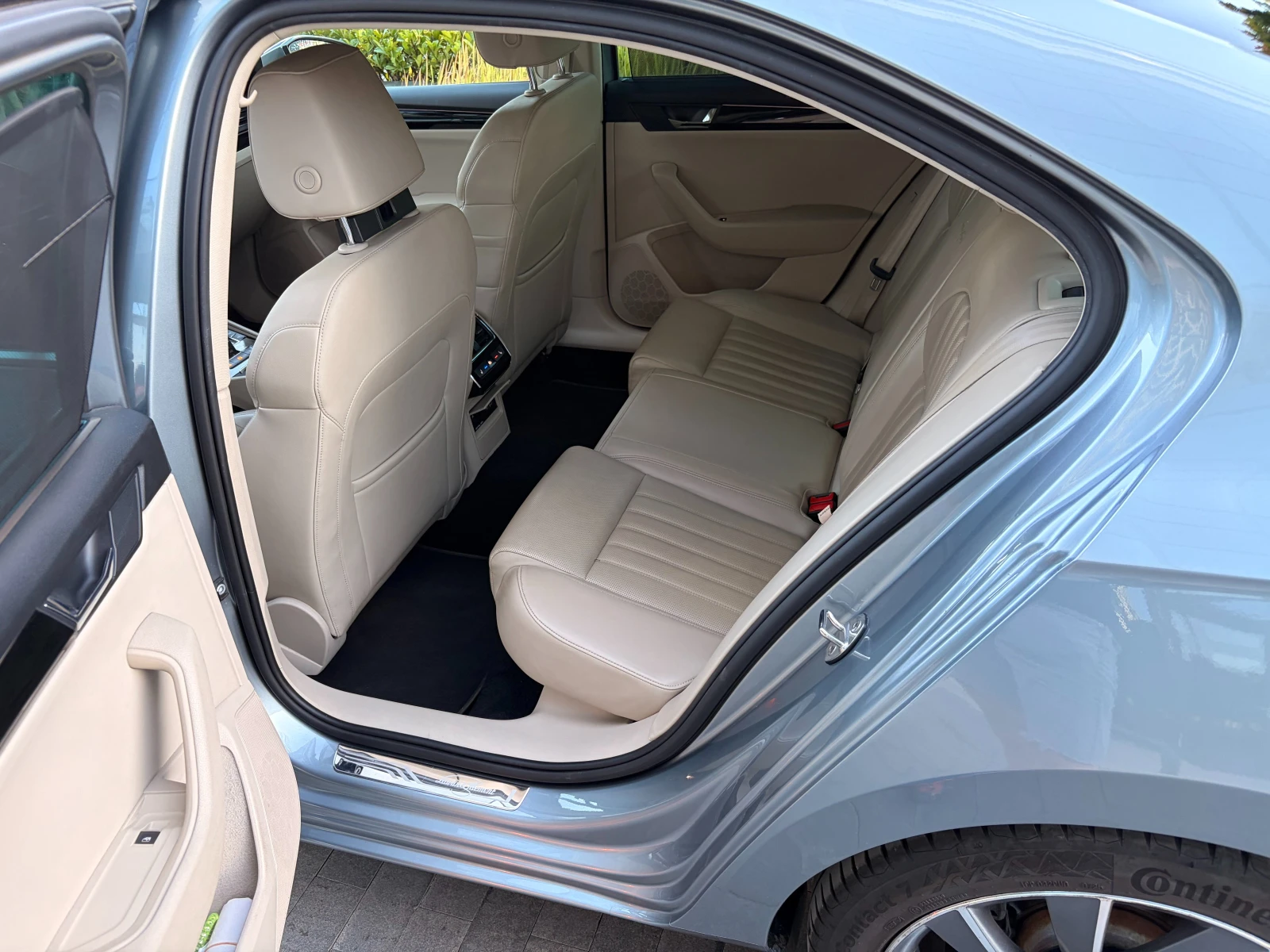 Skoda Superb Laurin & Klement (L&K), снимка 10 - Автомобили и джипове - 55985820