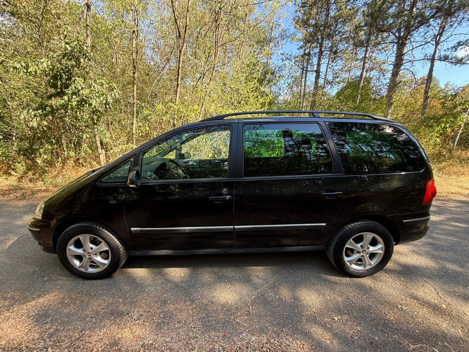 VW Sharan 1.9TDI, снимка 3 - Автомобили и джипове - 56016468
