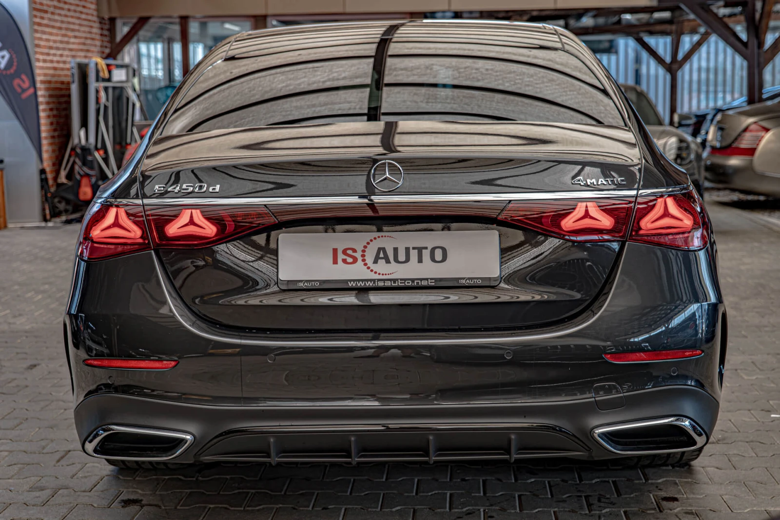 Mercedes-Benz E 450 d 4M/AMG Line/Burmester/Обдухване/Hyper Screen/кам, снимка 4 - Автомобили и джипове - 56134095
