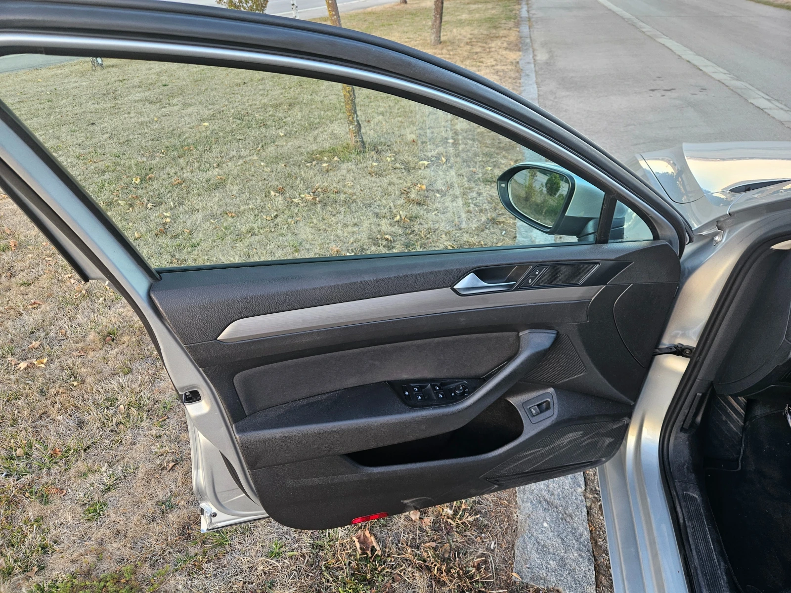 VW Passat Trendline, снимка 4 - Автомобили и джипове - 56345310