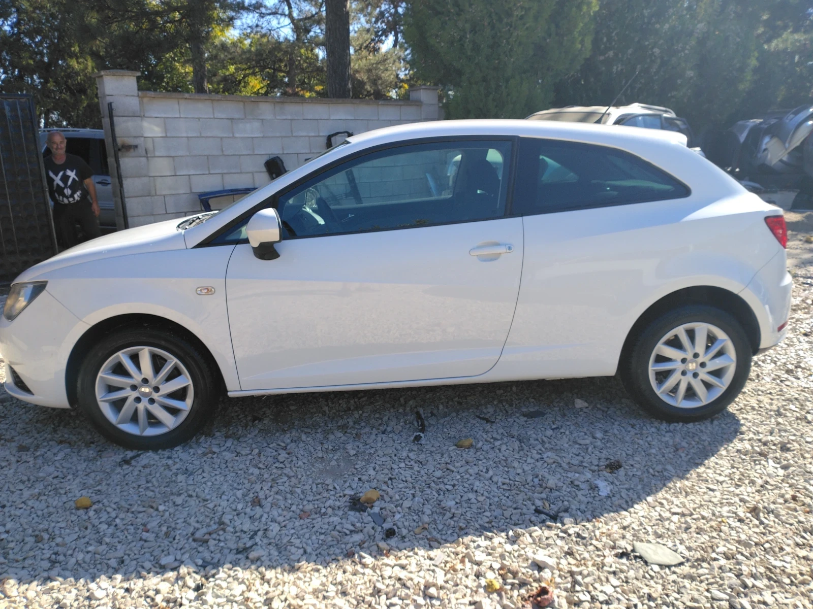 Seat Ibiza 1.6TDI 105к.с, снимка 3 - Автомобили и джипове - 56357907