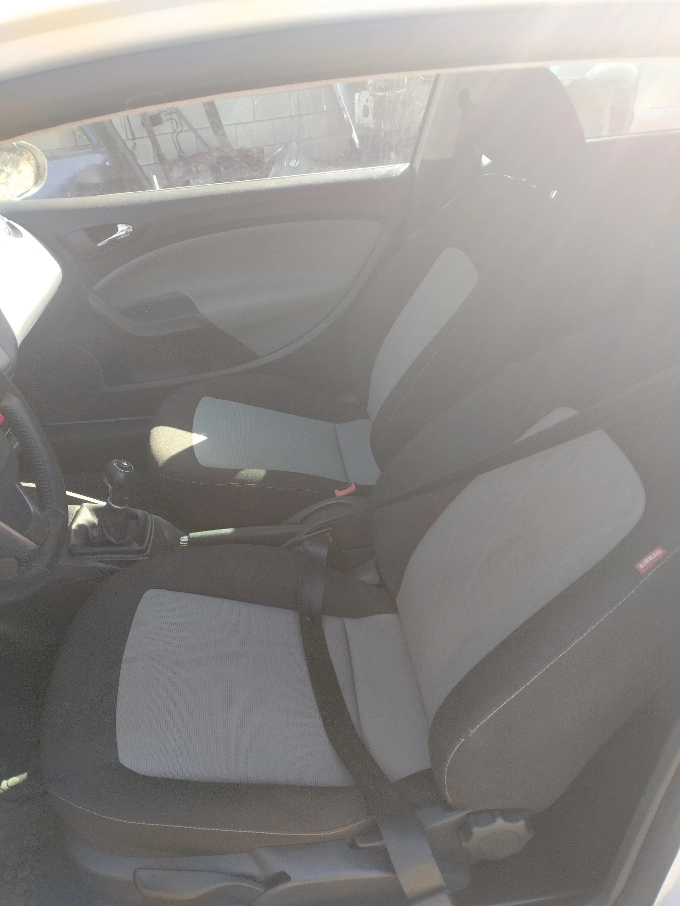 Seat Ibiza 1.6TDI 105к.с, снимка 8 - Автомобили и джипове - 56357907