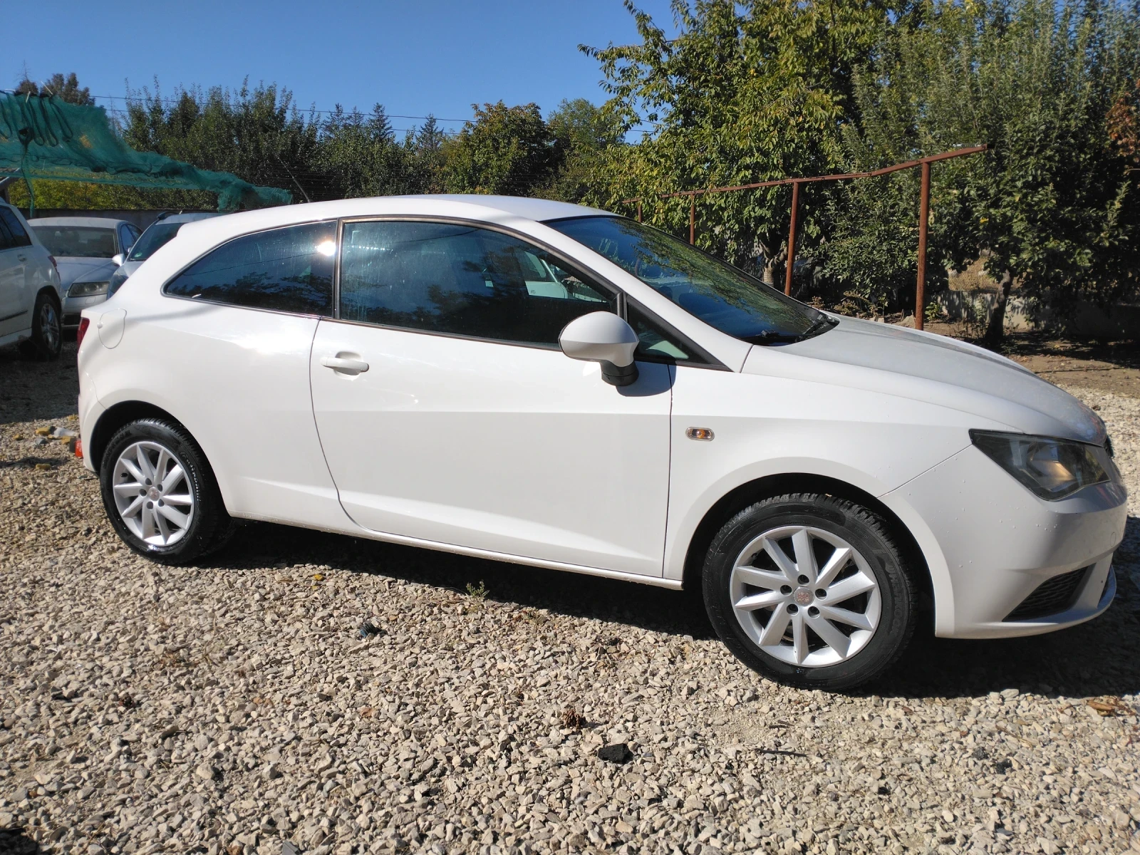 Seat Ibiza 1.6TDI 105к.с, снимка 6 - Автомобили и джипове - 56357907