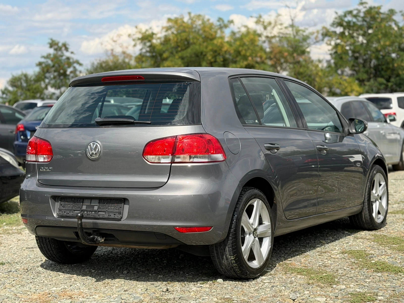 VW Golf 1.6i 102k.c., снимка 5 - Автомобили и джипове - 48999254