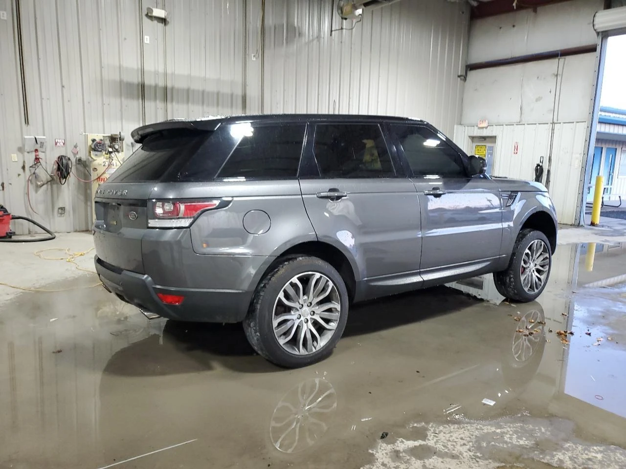 Land Rover Range Rover Sport SUPERCHARGED 5.0L V8 510кс * Възможност за Лизинг* - изображение 4