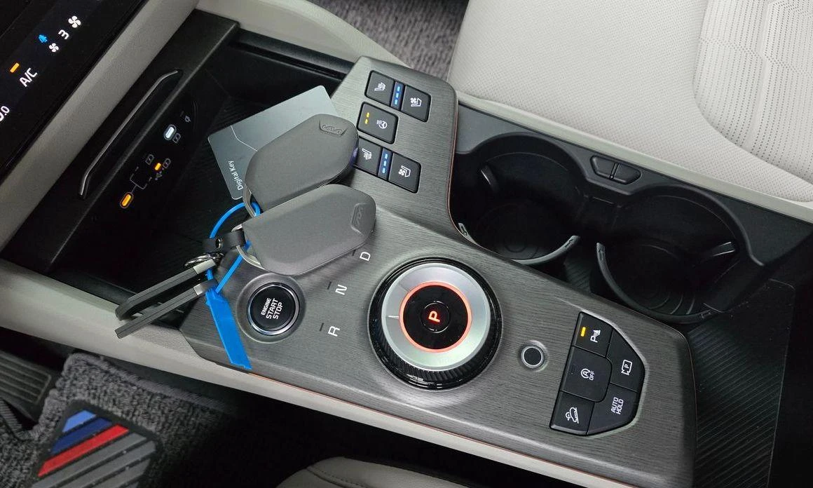 Kia Sportage Gasoline 1.6 Turbo 2WD Signature - изображение 9