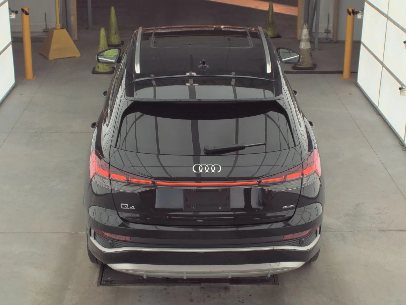 Audi Q4 e-tron Premium Plus 50 - изображение 5