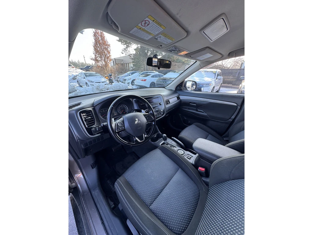 Mitsubishi Outlander AWD SE, снимка 5 - Автомобили и джипове - 53732694