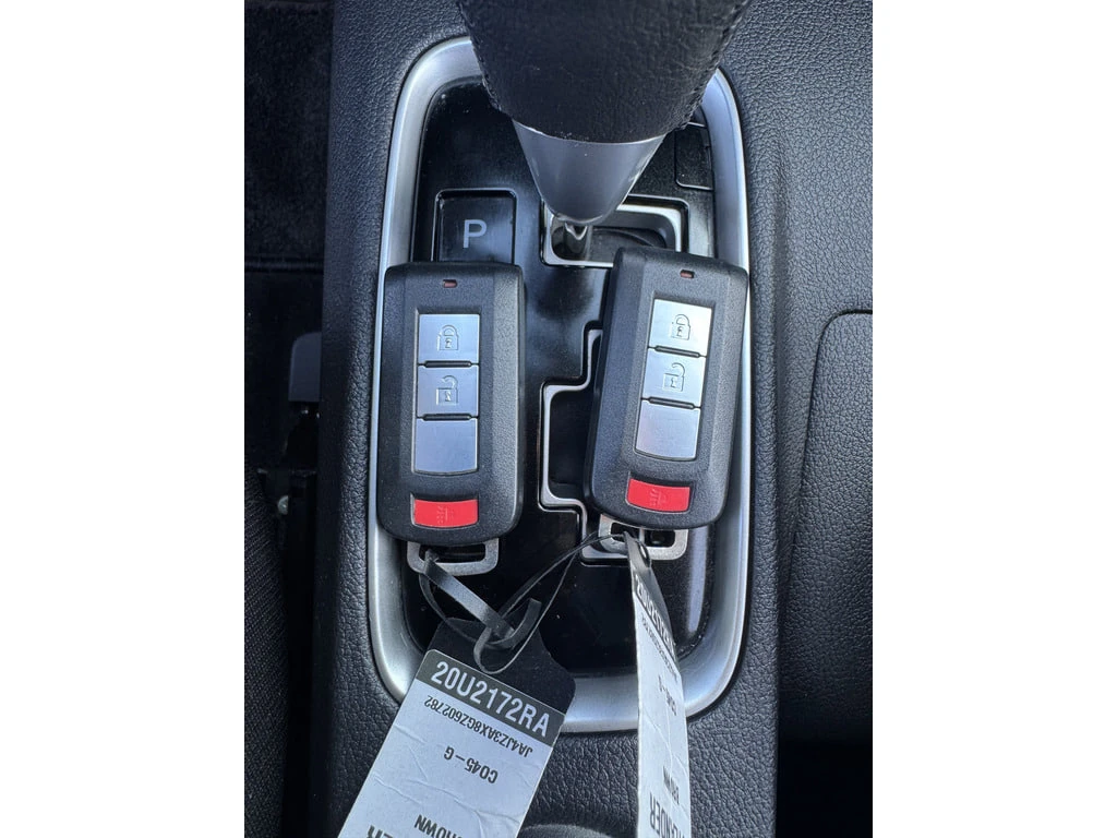 Mitsubishi Outlander AWD SE, снимка 15 - Автомобили и джипове - 53732694