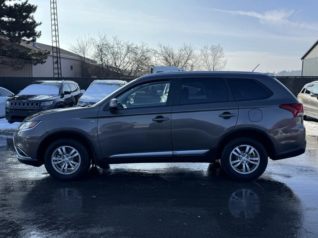 Mitsubishi Outlander AWD SE, снимка 3 - Автомобили и джипове - 53732694