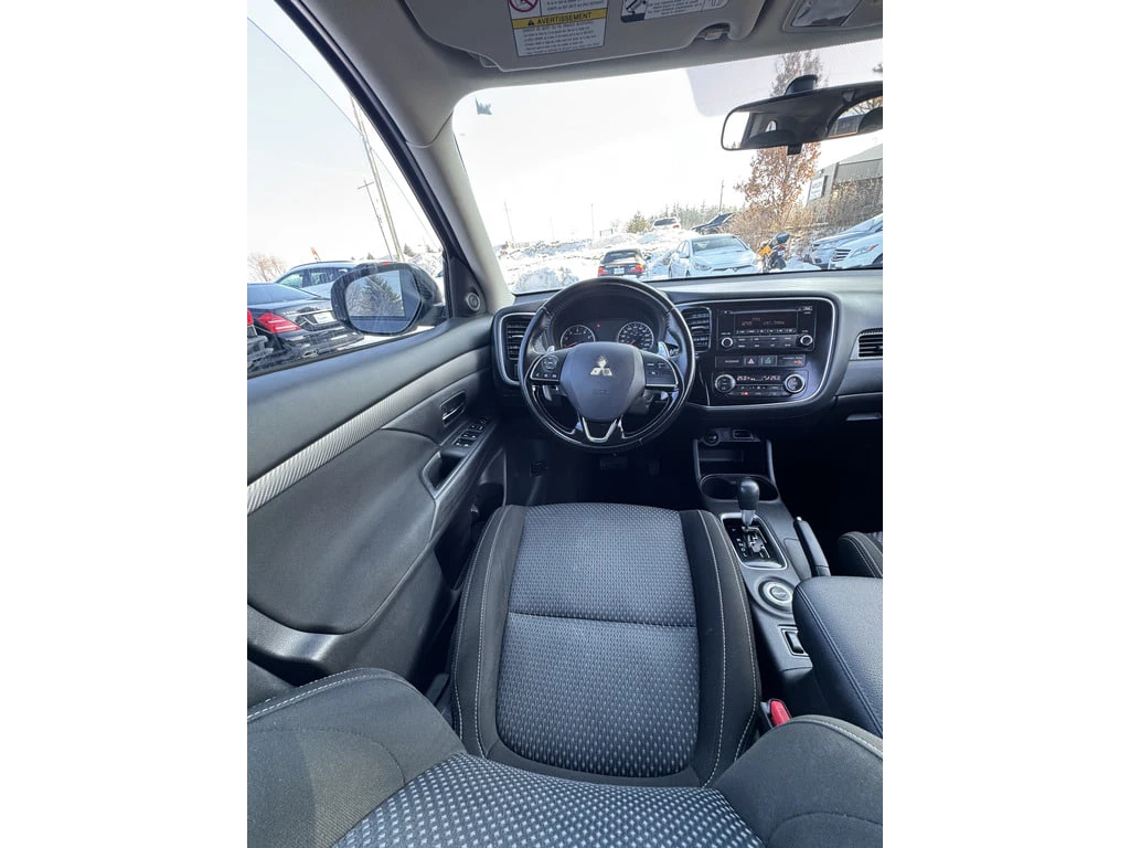Mitsubishi Outlander AWD SE, снимка 7 - Автомобили и джипове - 53732694