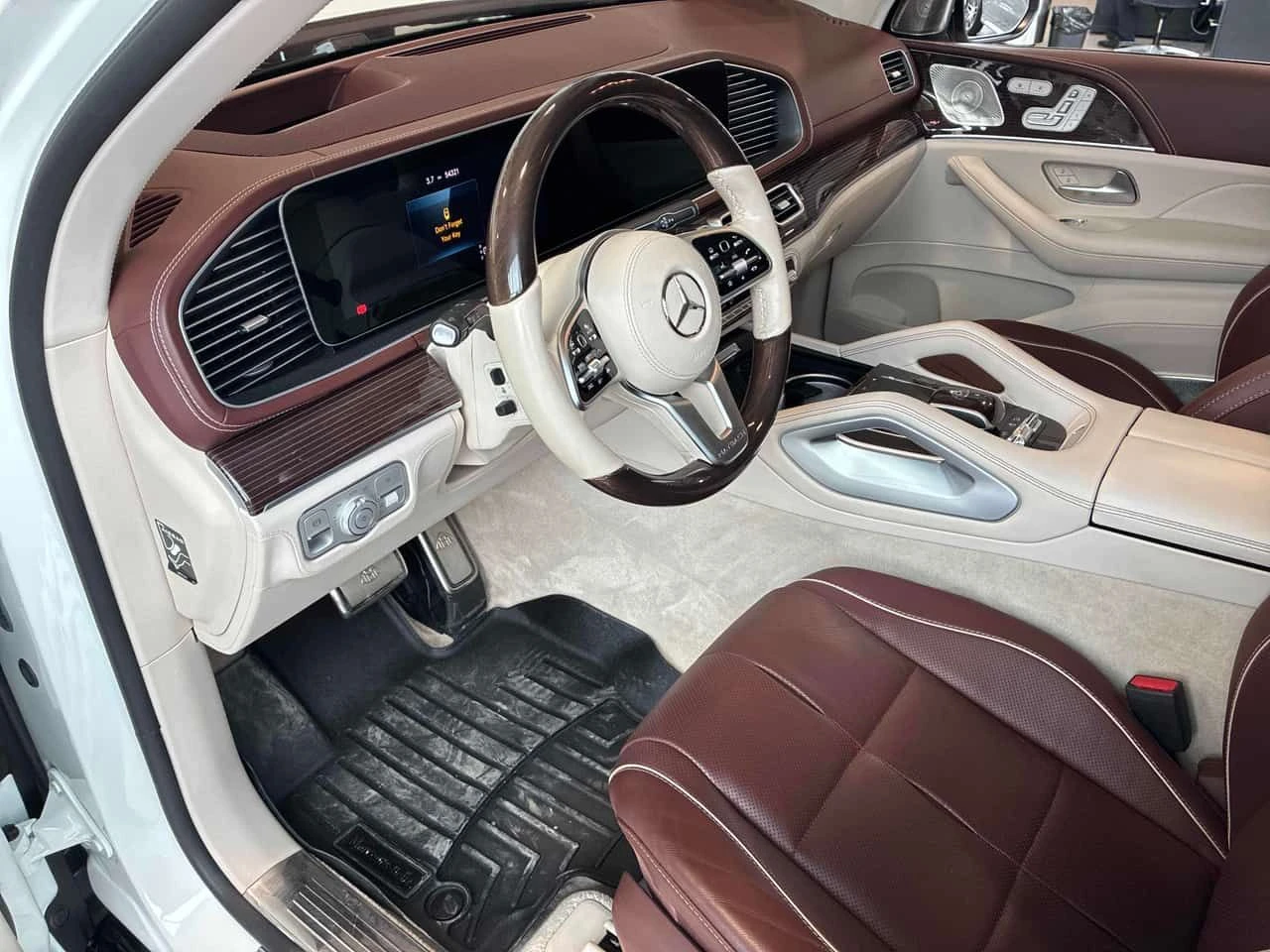 Mercedes-Benz GLS * Maybach 600 * CARFAX * ЦЕНА ДО БГ, снимка 7 - Автомобили и джипове - 54044015