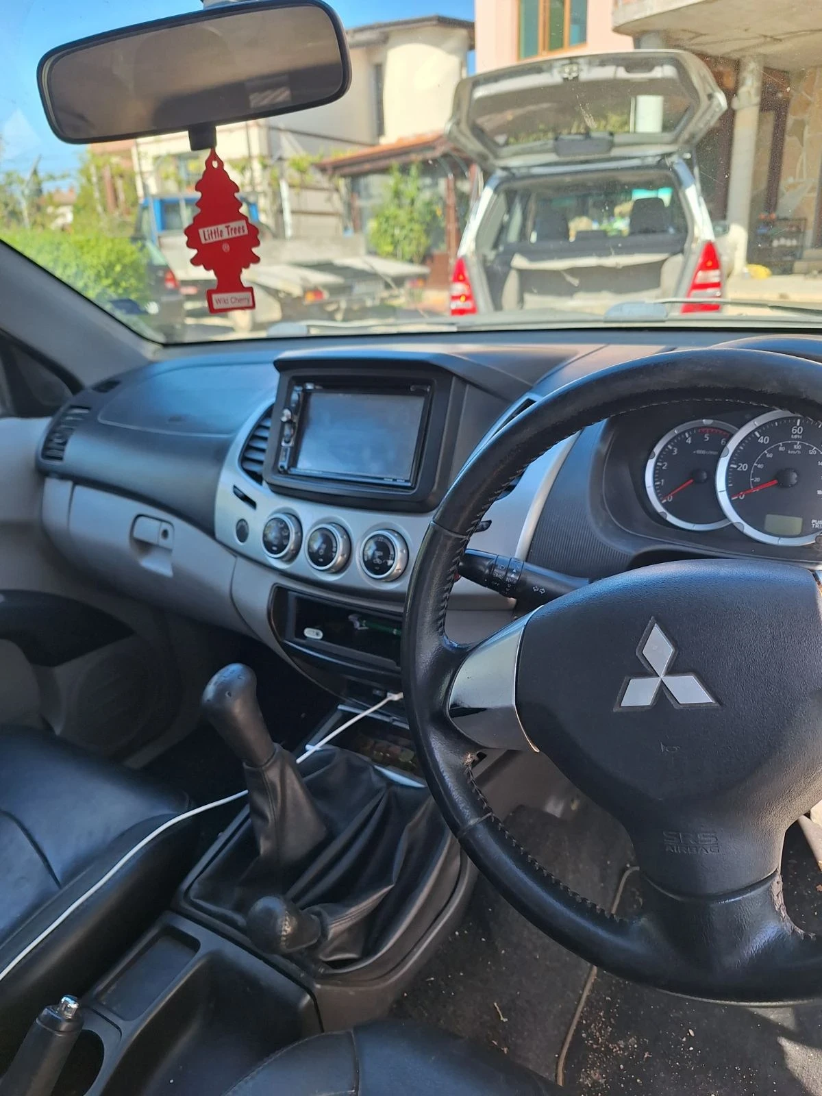 Mitsubishi L200 2.5, снимка 17 - Автомобили и джипове - 54291915