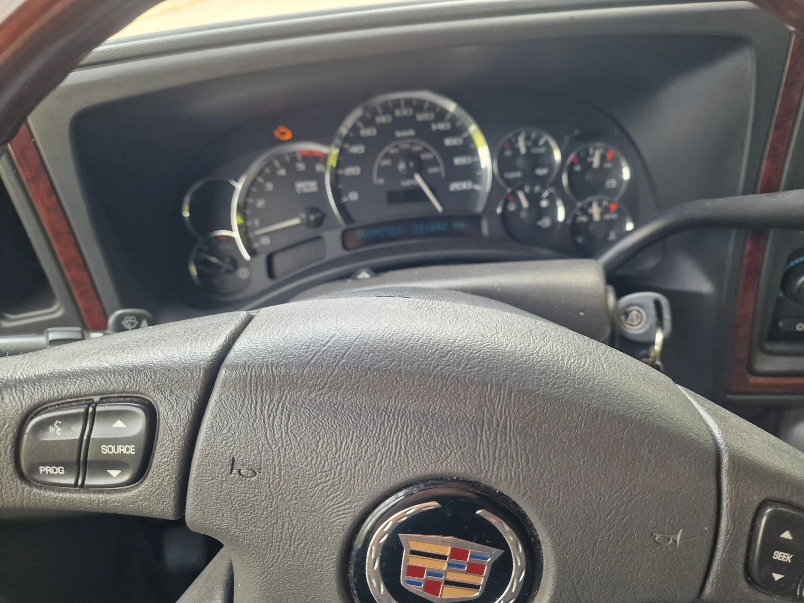 Cadillac Escalade, снимка 9 - Автомобили и джипове - 54362220
