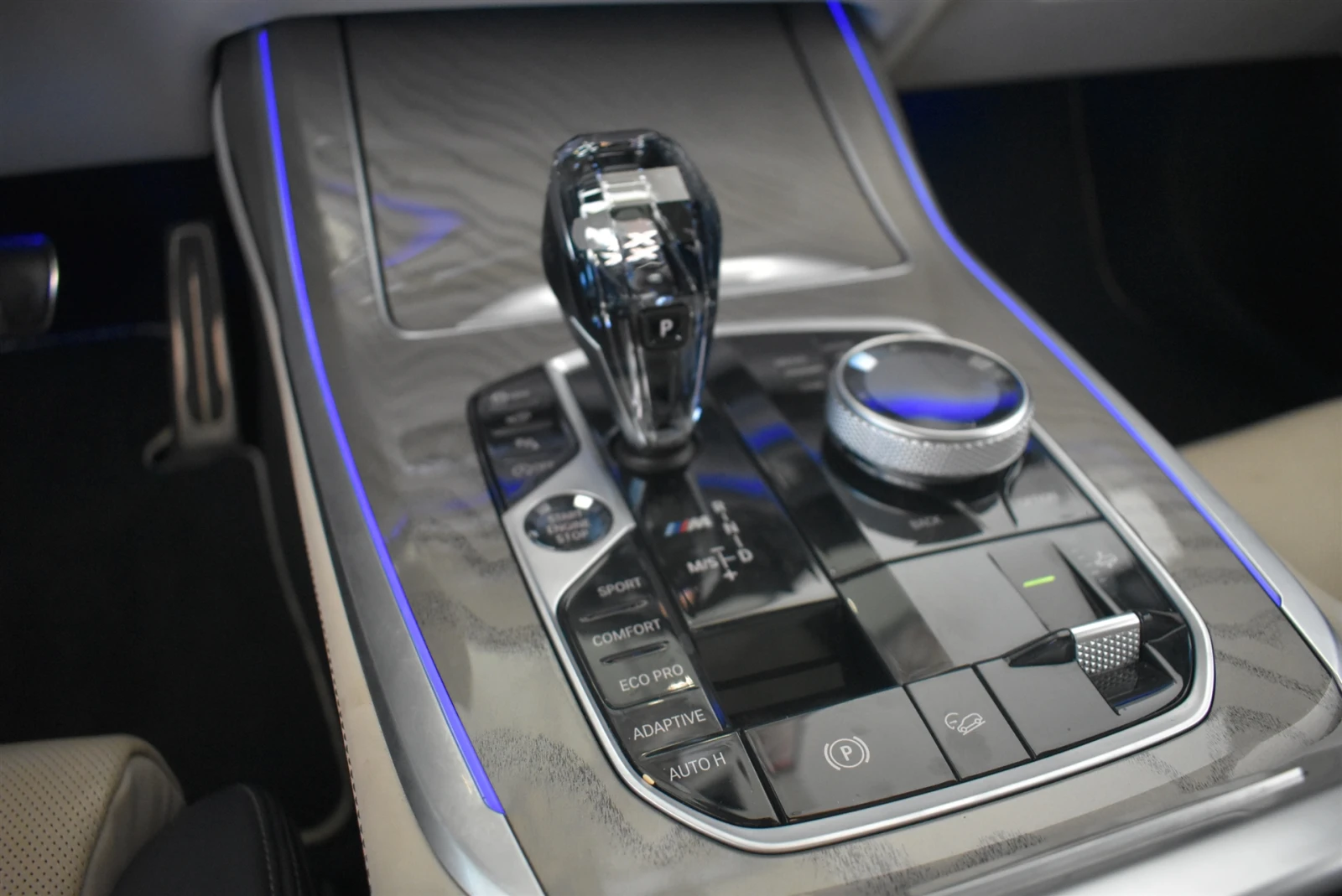 BMW X7 M50i, снимка 8 - Автомобили и джипове - 55642355