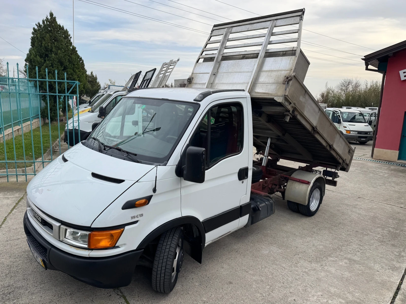 Iveco Daily 2.8HPT* 35C13* Тристранен самосвал* 3.20 метра кош - изображение 4