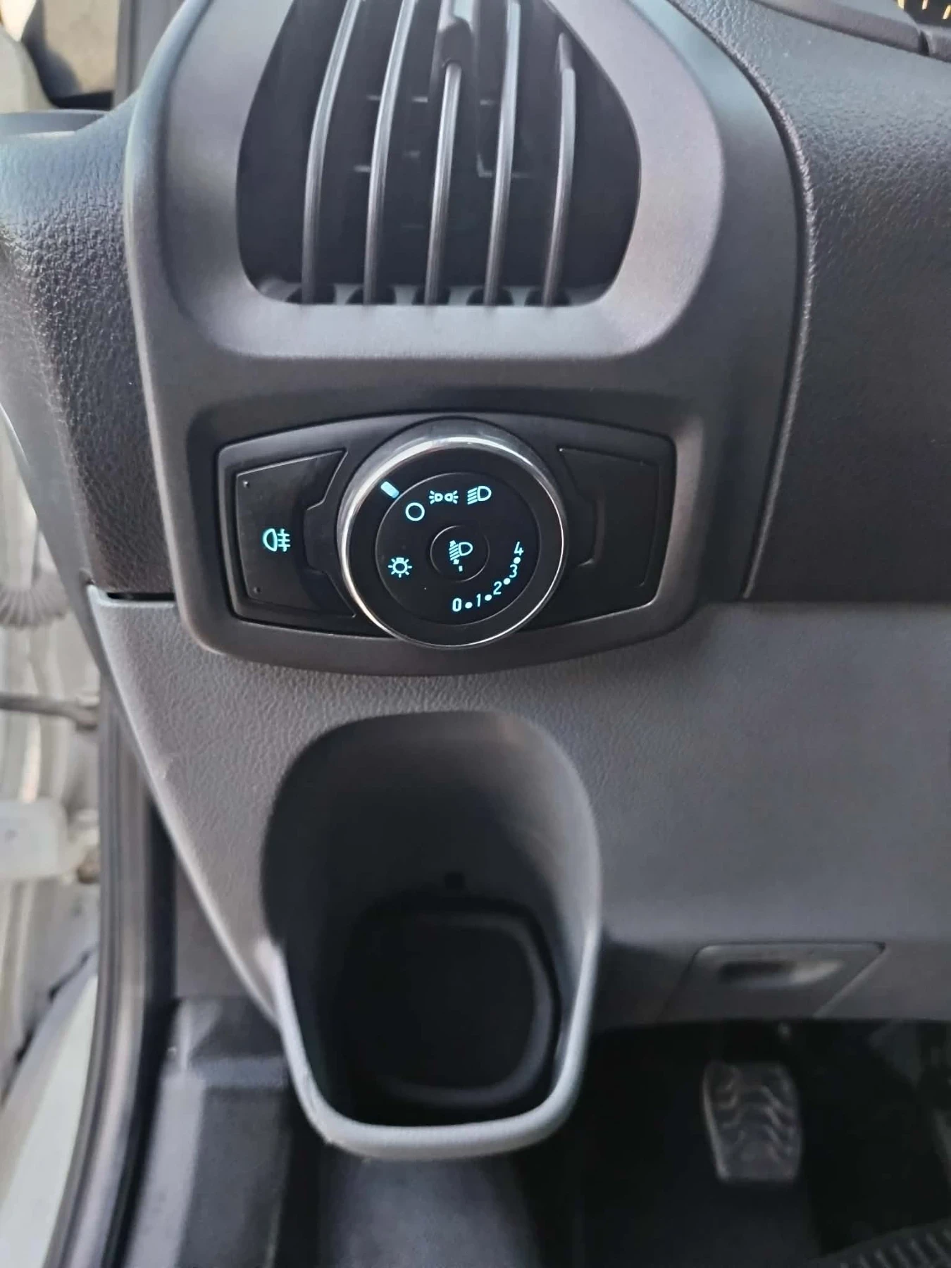 Ford Transit Custom, снимка 14 - Бусове и автобуси - 56012605